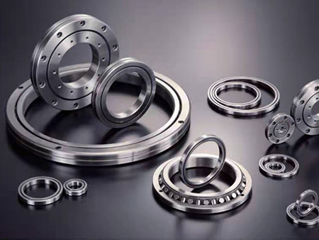 The clearance of the vacuum pump bearing